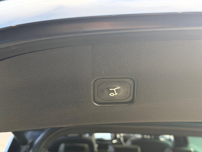 2022 Ford Everest Titanium