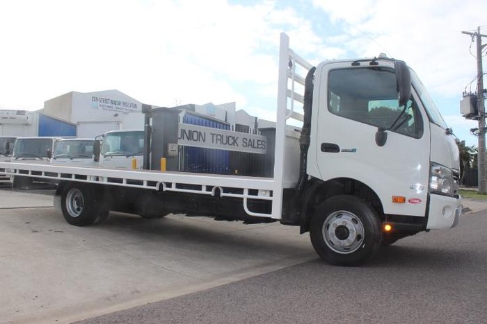 2021 Hino 300 Series 921 WHITE