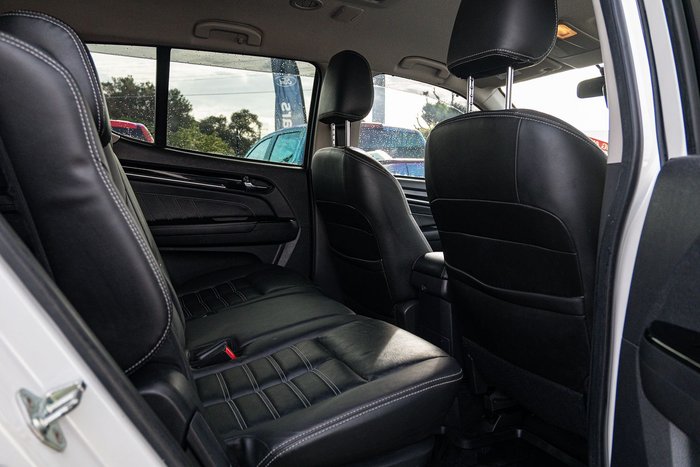 2020 Isuzu MU-X Onyx Edition