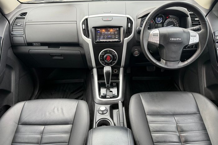 2020 Isuzu MU-X Onyx Edition