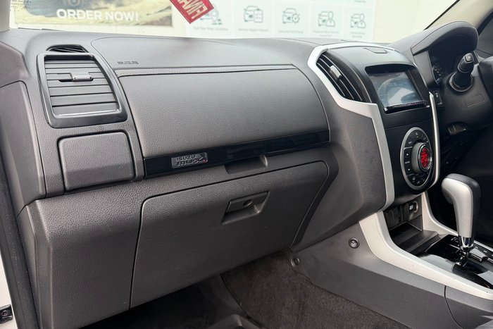 2020 Isuzu MU-X Onyx Edition