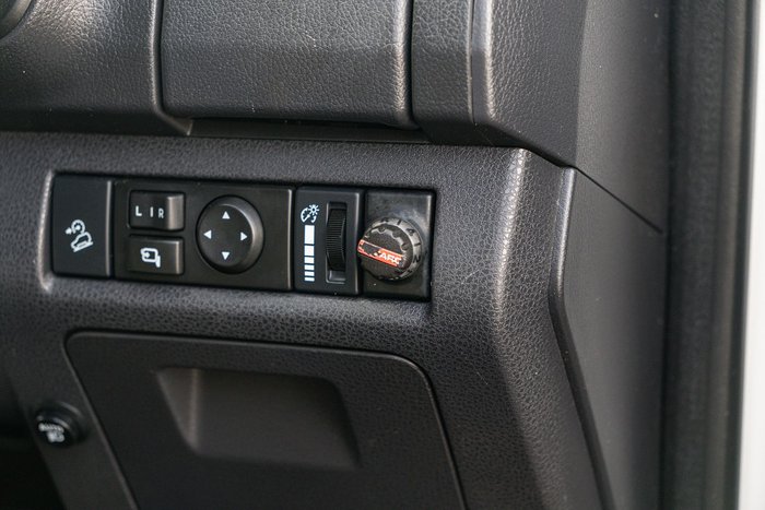 2020 Isuzu MU-X Onyx Edition