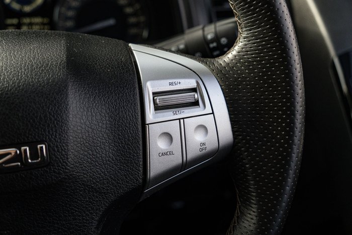2020 Isuzu MU-X Onyx Edition