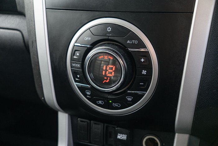 2020 Isuzu MU-X Onyx Edition
