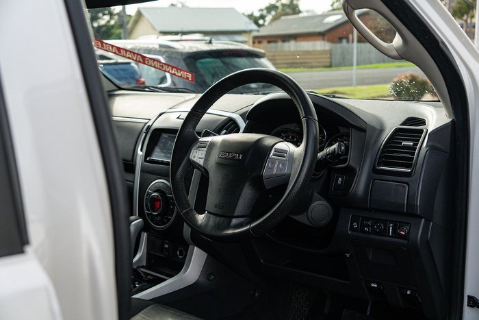 2020 Isuzu MU-X Onyx Edition