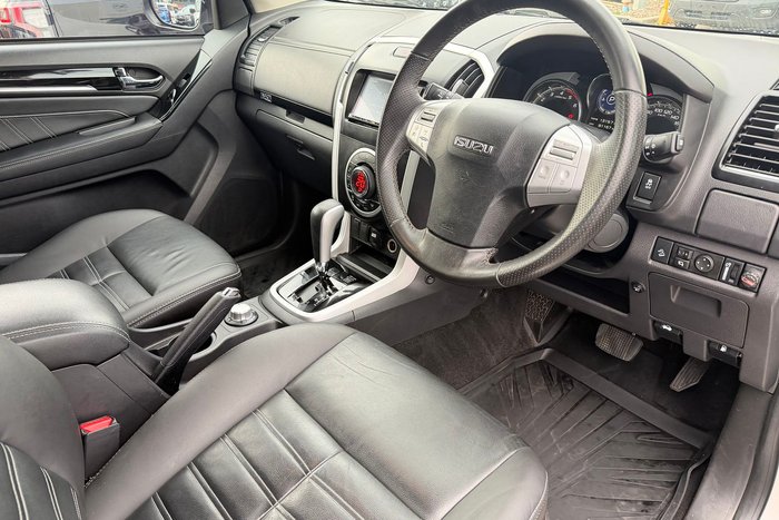 2020 Isuzu MU-X Onyx Edition