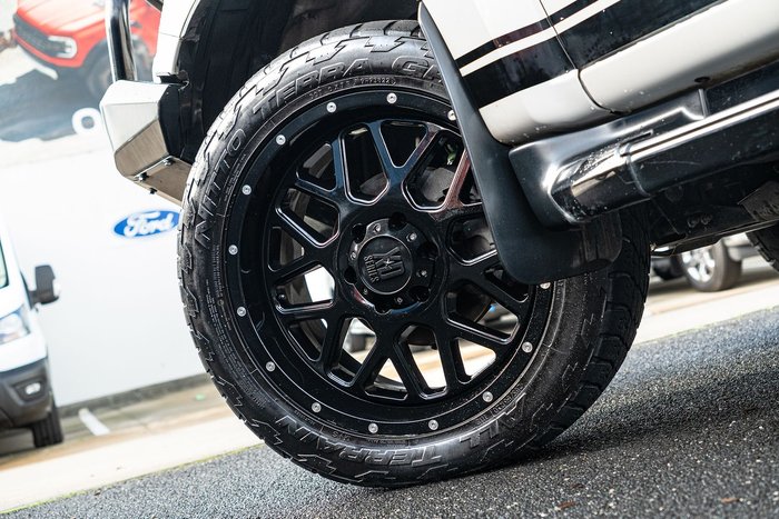 2020 Isuzu MU-X Onyx Edition