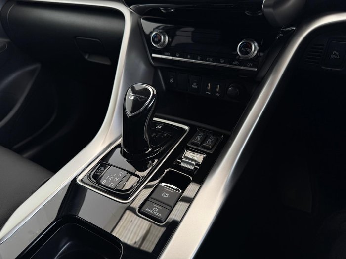 2023 Mitsubishi Eclipse Cross PHEV XLS PLUS