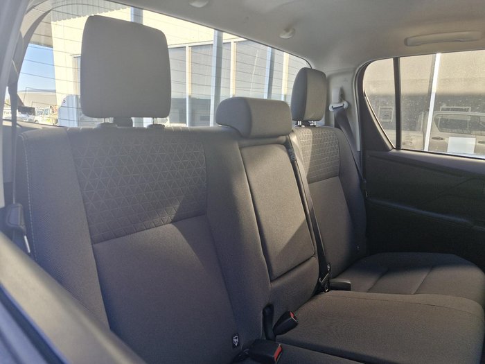 2025 Toyota Hilux SR 48V
