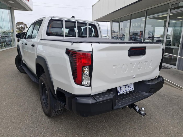 2025 Toyota Hilux SR 48V