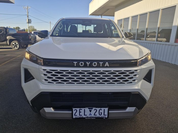 2025 Toyota Hilux SR 48V