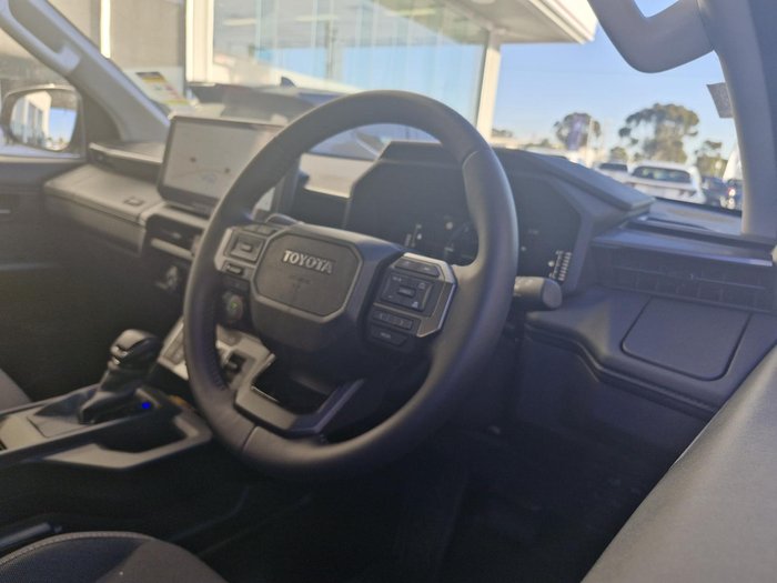 2025 Toyota Hilux SR 48V