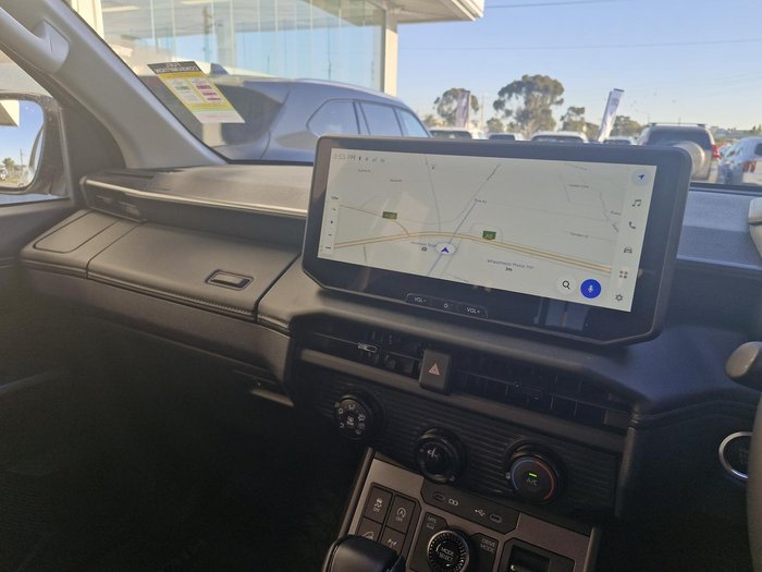 2025 Toyota Hilux SR 48V