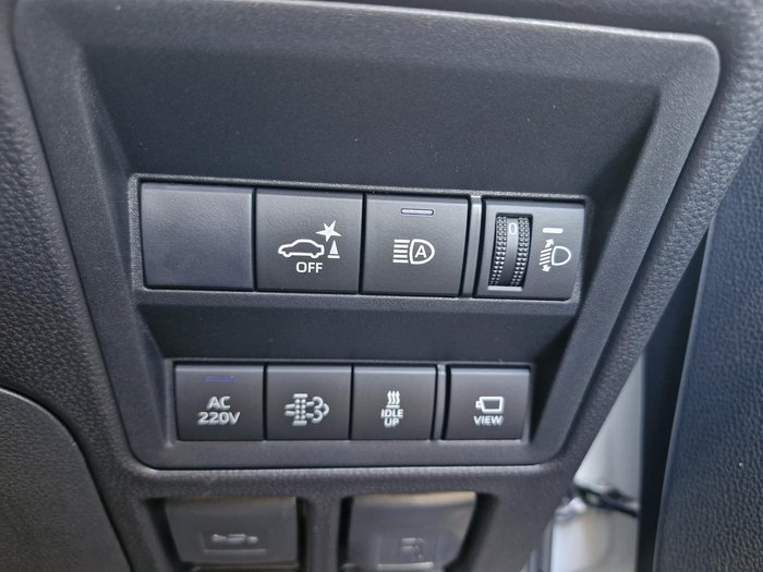 2025 Toyota Hilux SR 48V