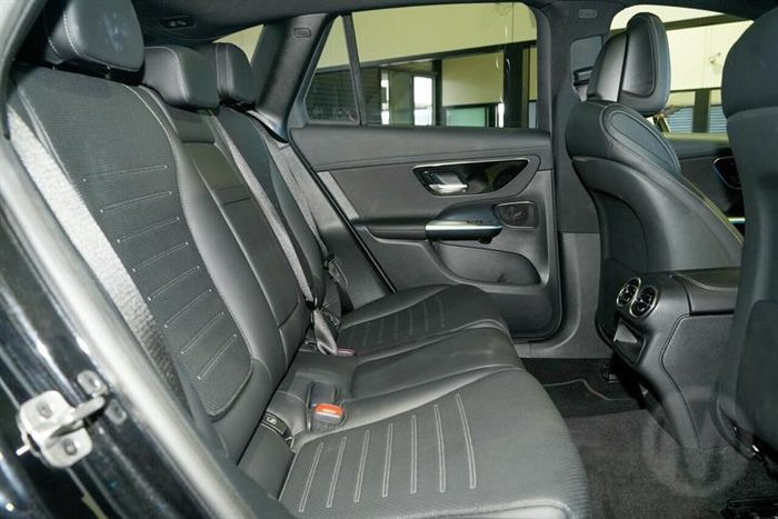 2025 Mercedes-Benz GLC-Class GLC300