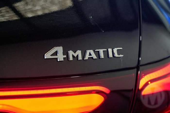 2025 Mercedes-Benz GLC-Class GLC300