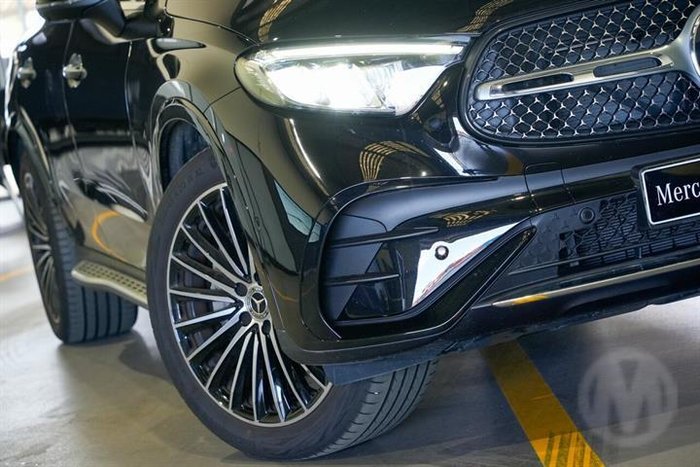 2025 Mercedes-Benz GLC-Class GLC300