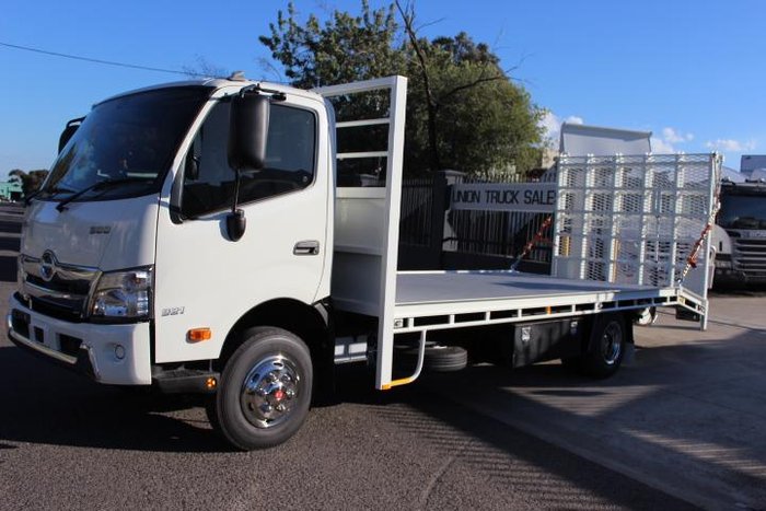 2021 Hino 300 Series 921 WHITE