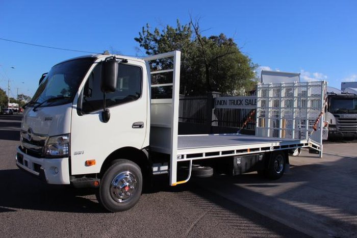 2021 Hino 300 Series 921 WHITE