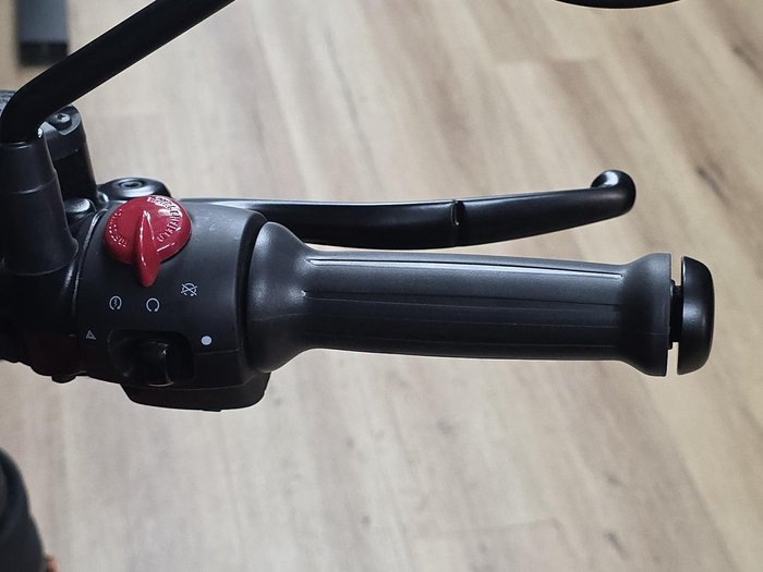 2026 Royal Enfield HUNTER 350 Red