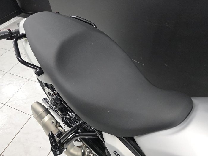 2026 Royal Enfield GUERILLA 450 Silver