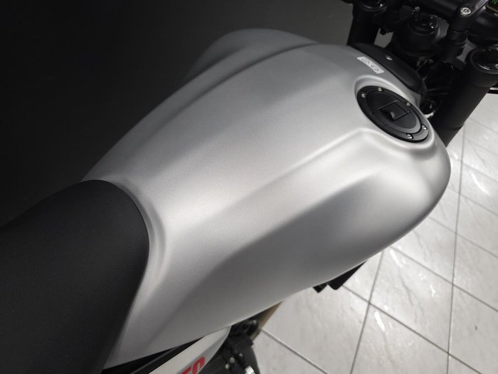 2026 Royal Enfield GUERILLA 450 Silver