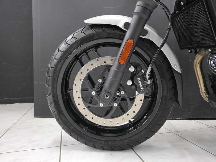 2026 Royal Enfield GUERILLA 450 Silver