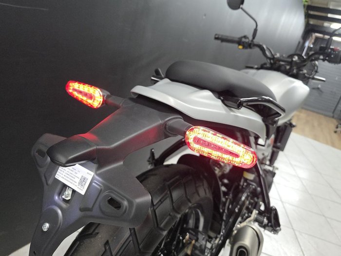 2026 Royal Enfield GUERILLA 450 Silver