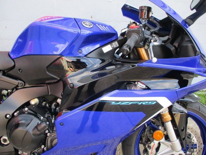 2025 YAMAHA YZF-R9 BLUE