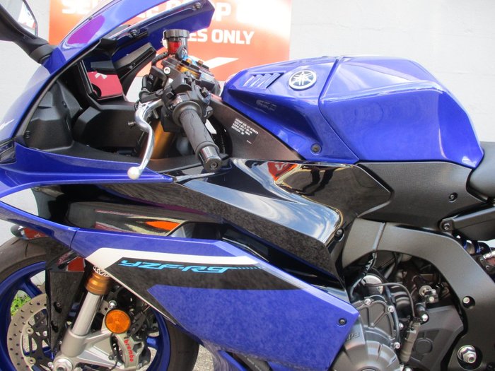 2025 YAMAHA YZF-R9 BLUE