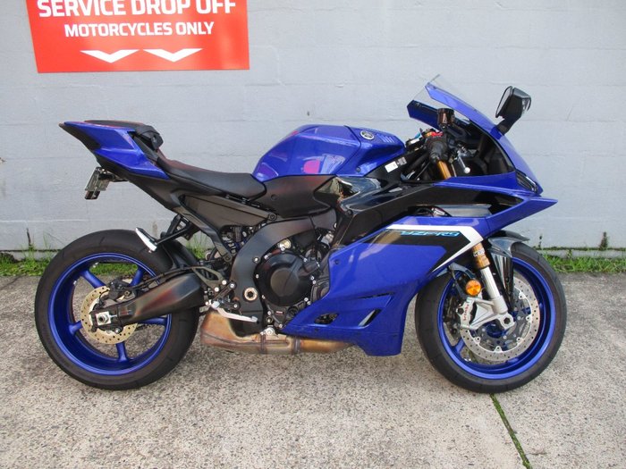 2025 YAMAHA YZF-R9 BLUE