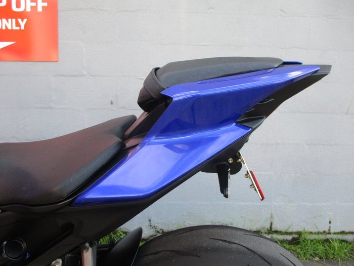 2025 YAMAHA YZF-R9 BLUE