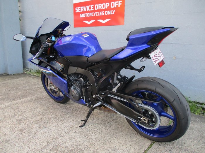 2025 YAMAHA YZF-R9 BLUE