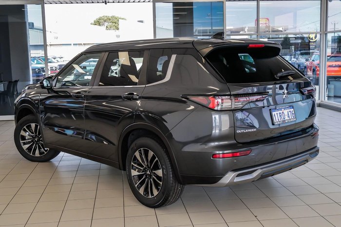 2025 Mitsubishi Outlander LS