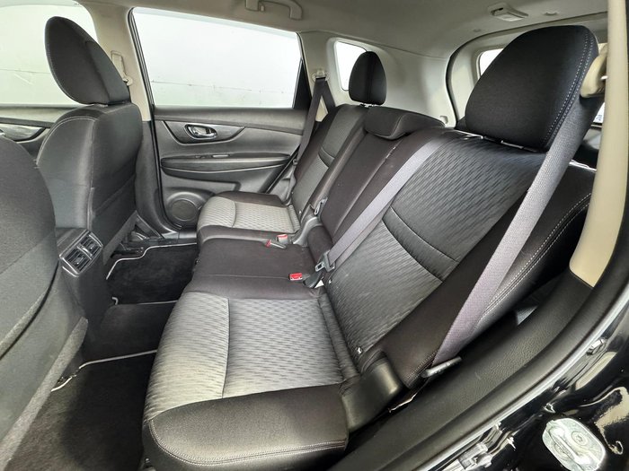 2017 Nissan X-TRAIL ST