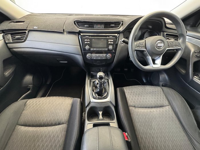 2017 Nissan X-TRAIL ST
