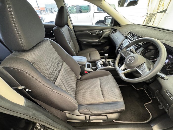 2017 Nissan X-TRAIL ST