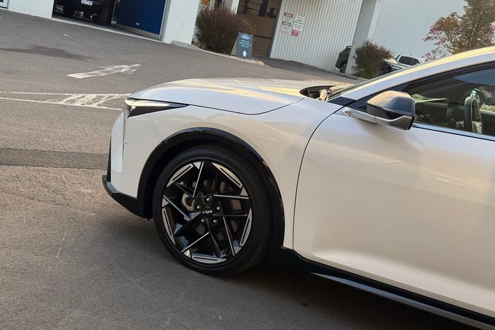 2024 Kia K4 GT-Line