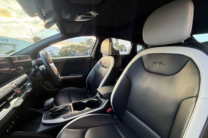 2024 Kia K4 GT-Line
