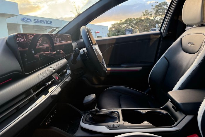 2024 Kia K4 GT-Line