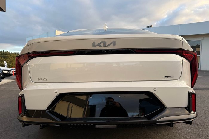 2024 Kia K4 GT-Line