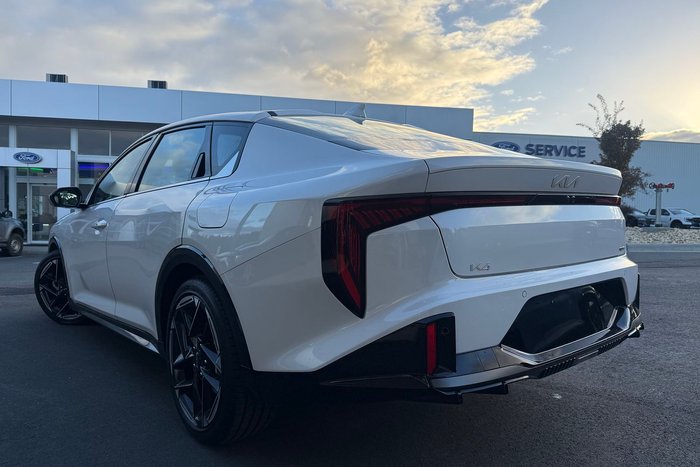 2024 Kia K4 GT-Line