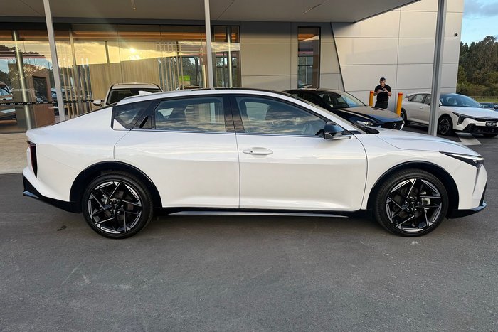2024 Kia K4 GT-Line