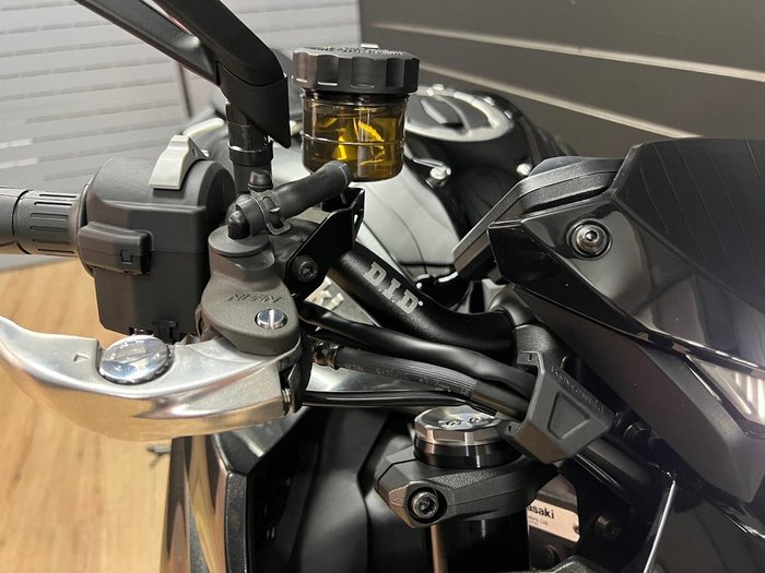 2026 Kawasaki 2026 KAWASAKI 1100CC ZR1100 Black