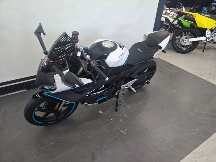 2024 CFMOTO 450 SR ABS NEBULA BLACK