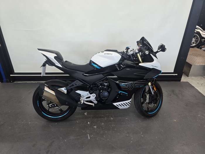 2024 CFMOTO 450 SR ABS NEBULA BLACK