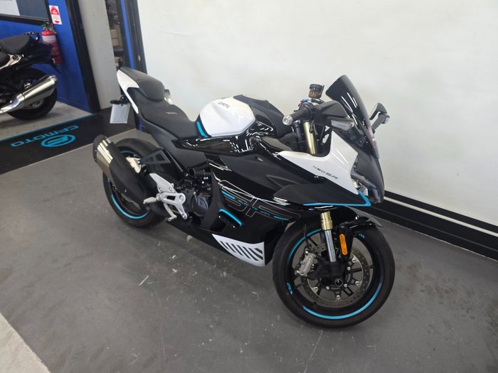 2024 CFMOTO 450 SR ABS NEBULA BLACK
