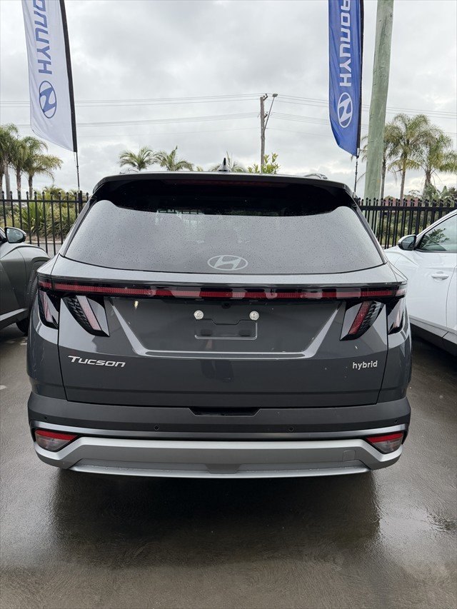 2026 Hyundai Tucson Hybrid Premium