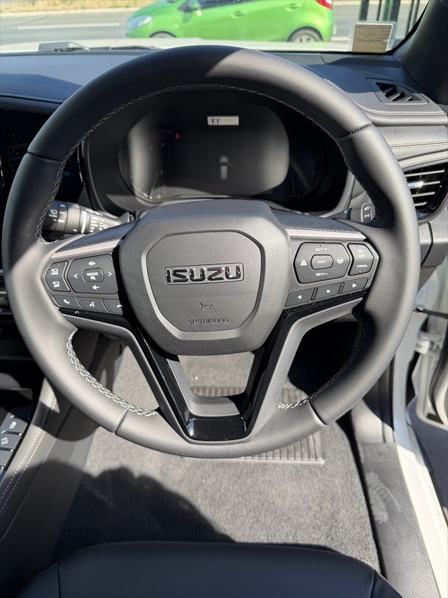 2025 Isuzu MU-X LS-T