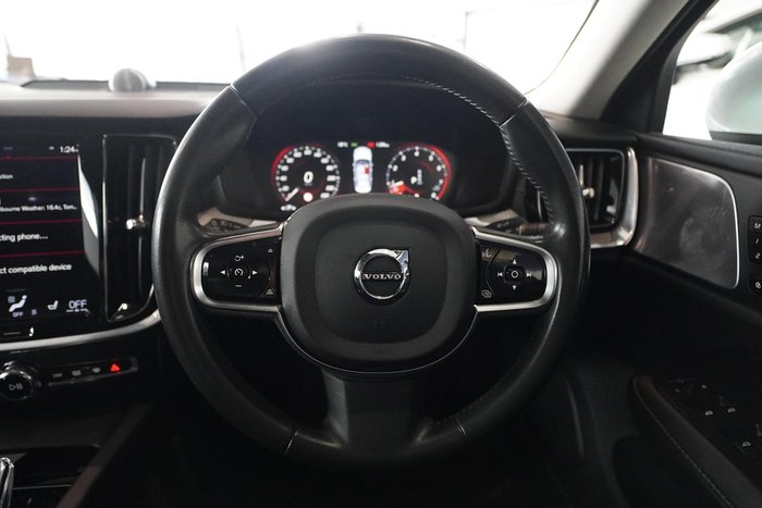 2022 Volvo S60 B5 Inscription